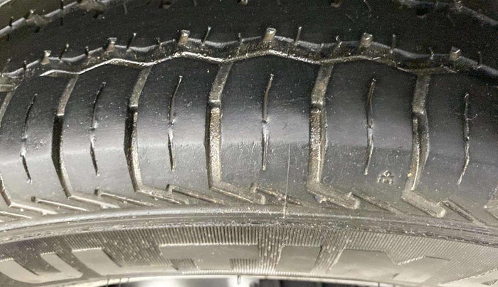2023 Maruti Eeco 5 STR AC CNG, CNG, Manual, 19,652 km, Left Front Tyre Tread