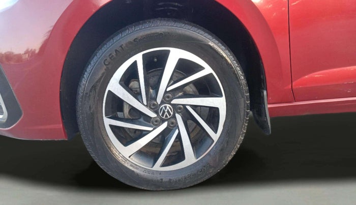 2023 Volkswagen VIRTUS TOPLINE TSI 1.0 MT, Petrol, Manual, 10,661 km, Left Rear Wheel