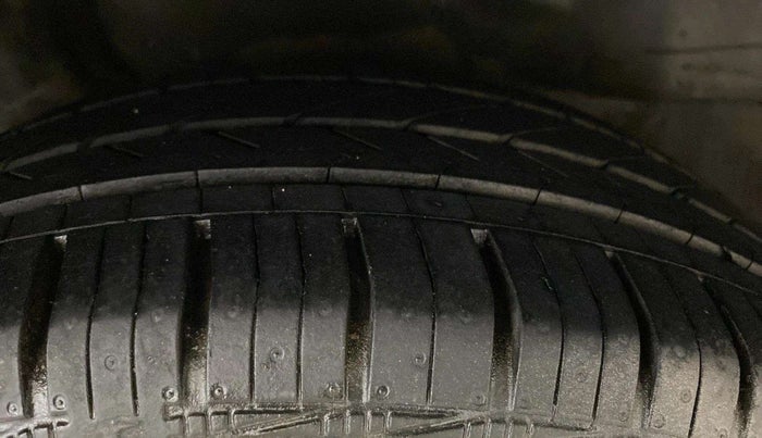 2015 Honda Amaze 1.2L I-VTEC S, Petrol, Manual, 69,164 km, Right Rear Tyre Tread