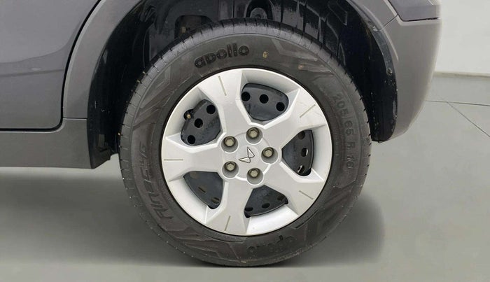 2023 Mahindra XUV300 W6 1.5 Sunroof Diesel, Diesel, Manual, 36,833 km, Right Rear Wheel