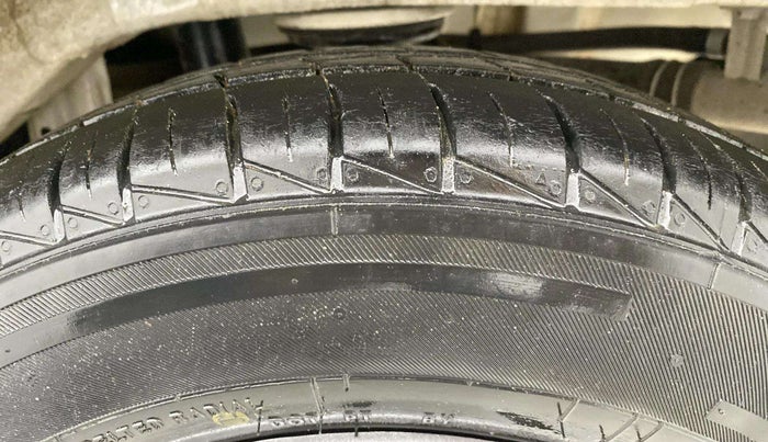 2022 Maruti Alto LXI O, Petrol, Manual, 28,384 km, Left Front Tyre Tread