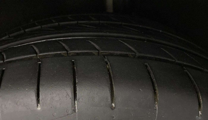 2014 Ford Ecosport TITANIUM 1.5L PETROL AT, Petrol, Automatic, 53,234 km, Left Rear Tyre Tread