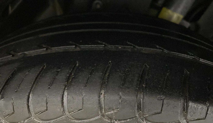 2014 Ford Ecosport TITANIUM 1.5L PETROL AT, Petrol, Automatic, 53,234 km, Left Front Tyre Tread