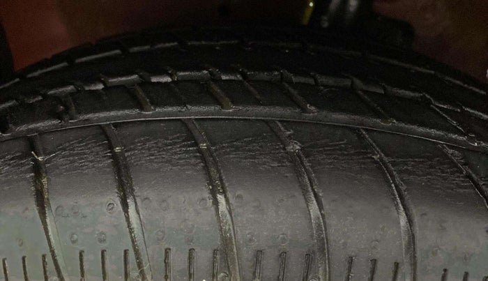 2014 Maruti Celerio VXI AMT, Petrol, Automatic, 55,433 km, Left Front Tyre Tread