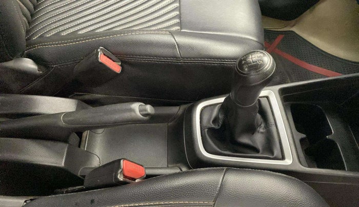2019 Maruti Swift LXI, Petrol, Manual, 62,108 km, Gear Lever
