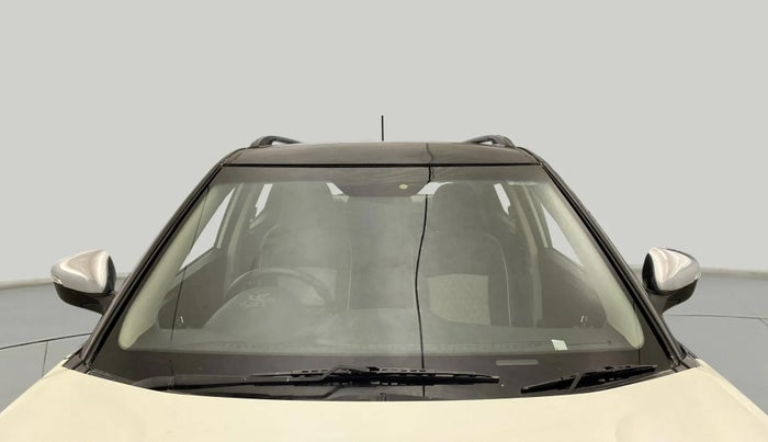 2022 Mahindra XUV300 W8 1.2 PETROL, Petrol, Manual, 50,539 km, Front Windshield