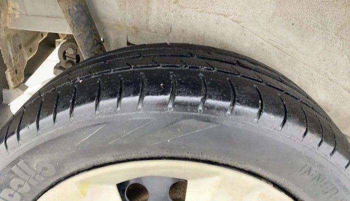 2016 Maruti Wagon R 1.0 VXI, Petrol, Manual, 77,951 km, Right Rear Tyre Tread