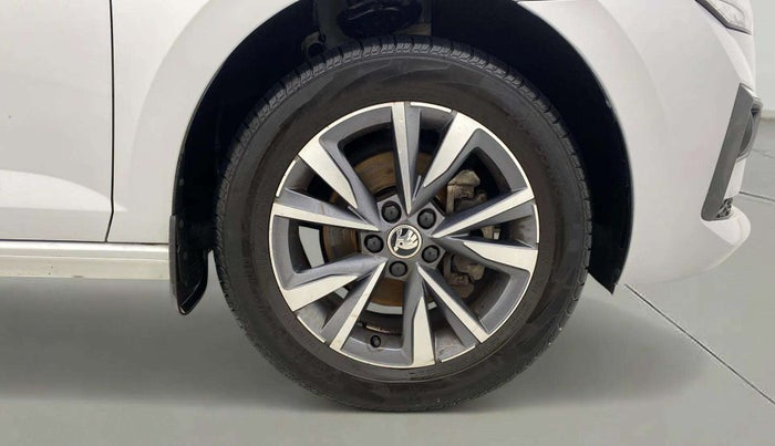 2022 Skoda SLAVIA STYLE (NON-SUNROOF), Petrol, Manual, 18,557 km, Right Front Wheel