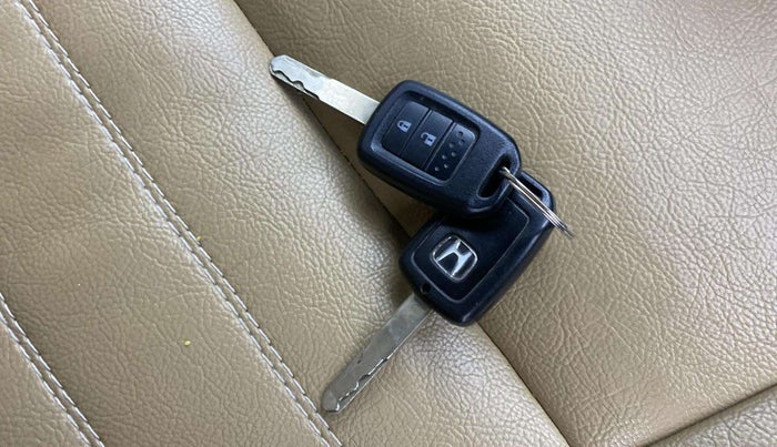 2015 Honda City 1.5L I-VTEC SV CVT, Petrol, Automatic, 1,27,296 km, Key Close Up